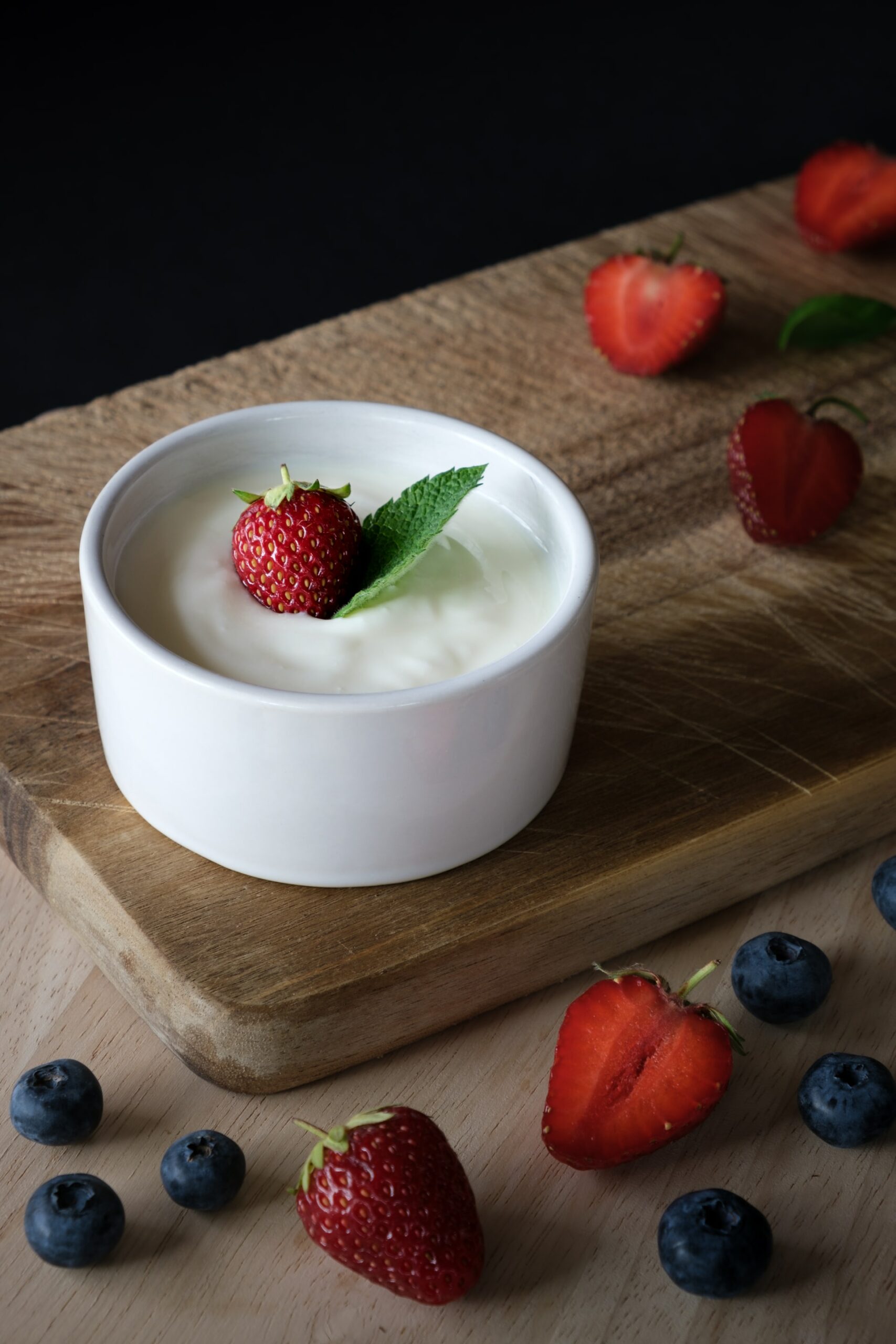 Cum se prepară iaurtul de casă – rețetă simplă de iaurt natural, cremos și baby-friendly