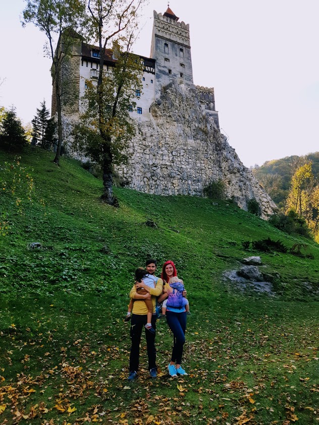 Week-end la munte cu copiii în zona Râșnov – Bran: Dino Parc, Peștera Valea Cetății și Castelul Bran