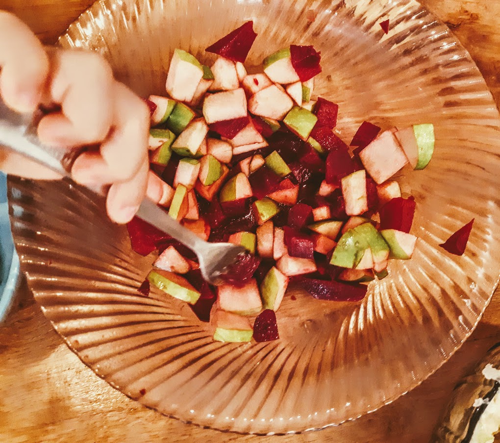 Salată de sfeclă cu mere