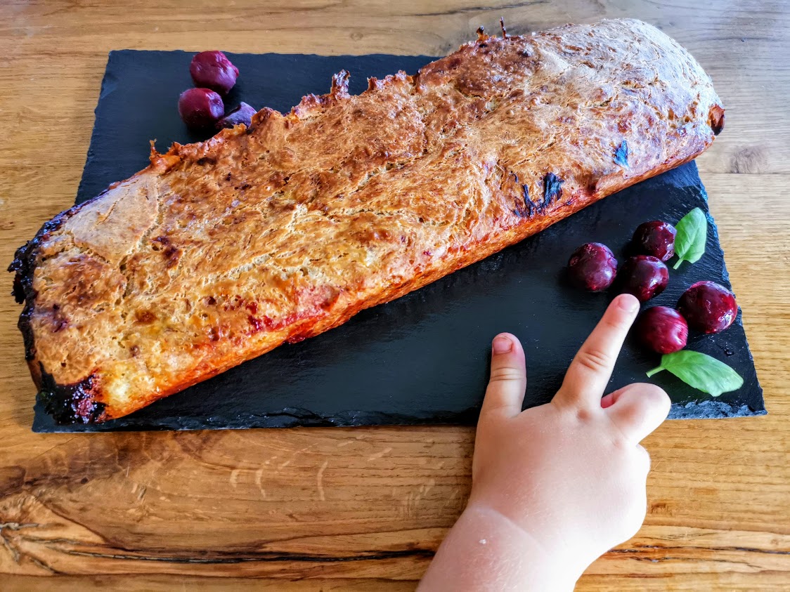 Banana bread baby-friendly cu vișine (fără zahăr, fără îndulcitori)