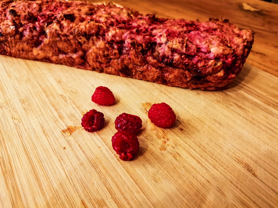 Chec cu zmeură – raspberry bread