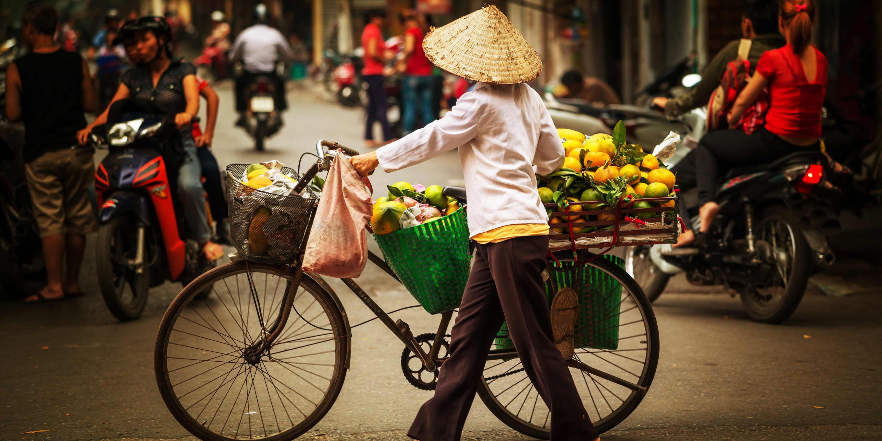 Ce m-a învățat traversatul străzilor din Hanoi despre orașele noastre