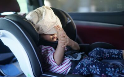 Cum organizăm drumurile lungi cu mașina pentru bebeluși